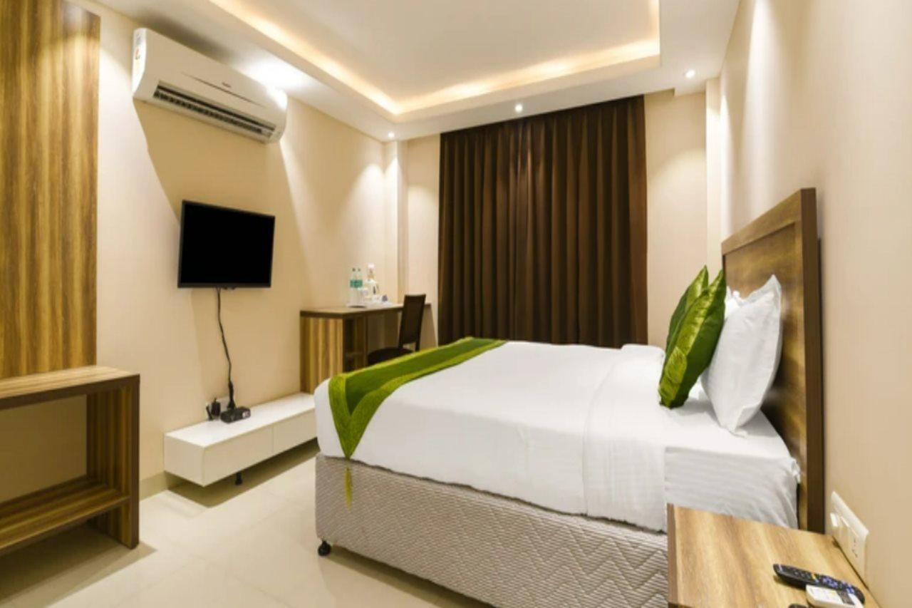 Treebo Iffco Chowk غورغاون المظهر الخارجي الصورة