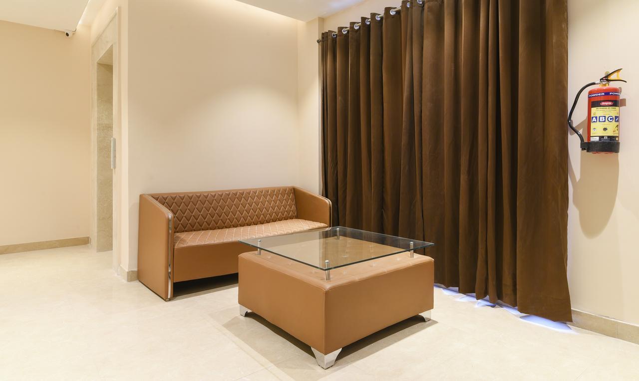 Treebo Iffco Chowk غورغاون المظهر الخارجي الصورة